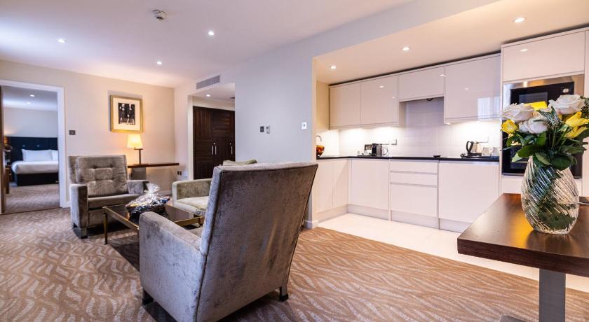 Image of One-Bedroom Suite with Kitchenette 4
