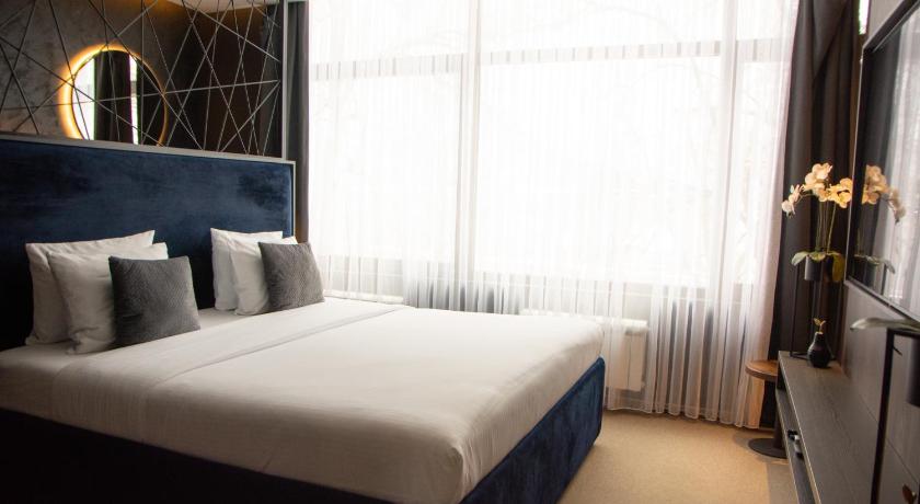 Olivia Rooms - image 16