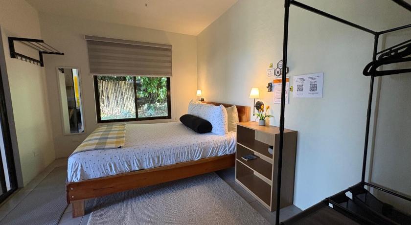 Hotel Honey Bee
