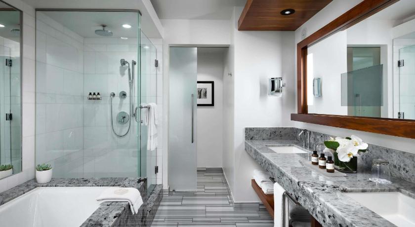 Image of Deluxe Pool View Room with Two Queen Beds 6