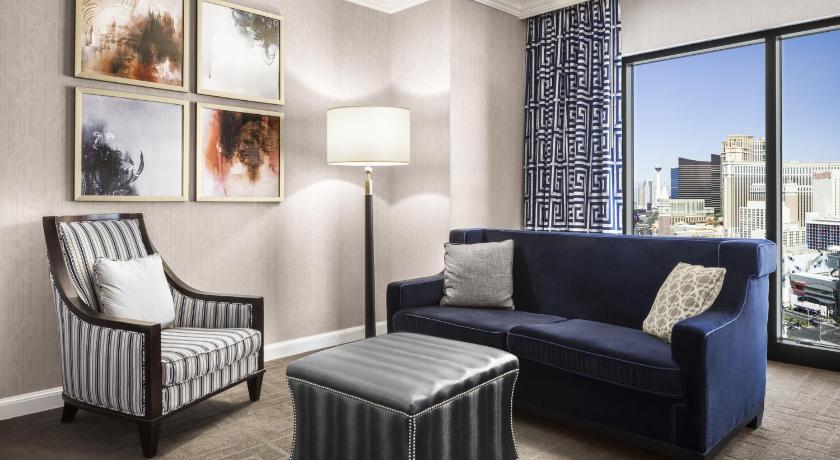 Bild av Augustus Rum med utsikt mot the Strip och 1 king size-säng, rökfritt (Augustus Strip View Room 1 King Non-Smoking) 4