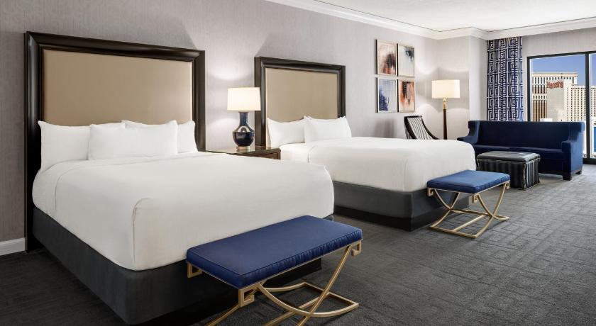 รูปของAugustus Premium Room, เตียงควีนไซส์ 2 เตียง, ปลอดบุหรี่ (Augustus Premium Room, 2 Queens, Non-Smoking) 4