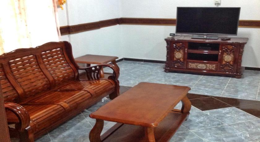 Image of Three-Bedroom House 6