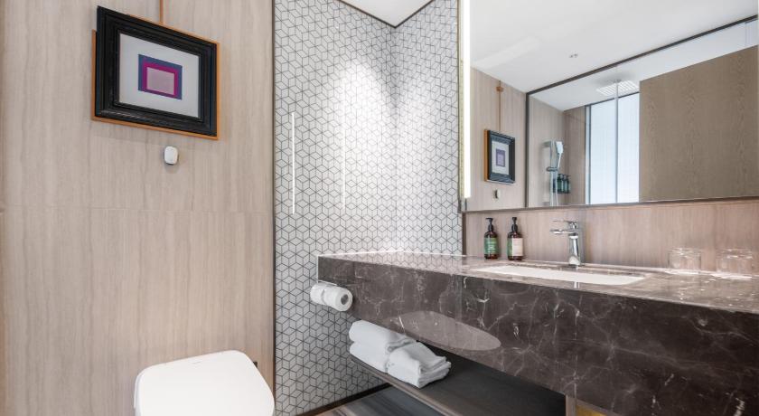 Zdjęcie: Pokój Premium z łóżkiem King i widokiem na miasto (1 King Premium City View) 8