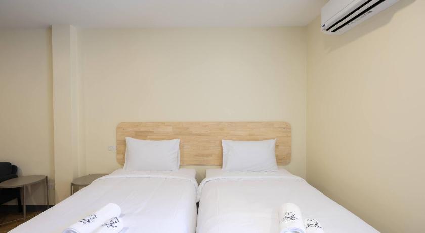 Image of Large Twin Room 4