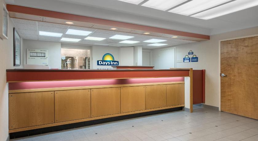 Days Inn by Wyndham Harrisburg North photo