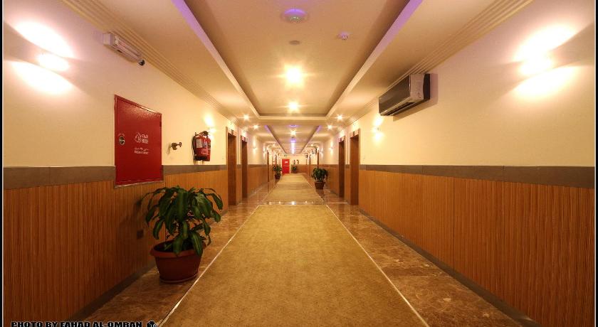 a large room with a walkway leading to a hallway, Taraf Yanbu 2 in Yanbu