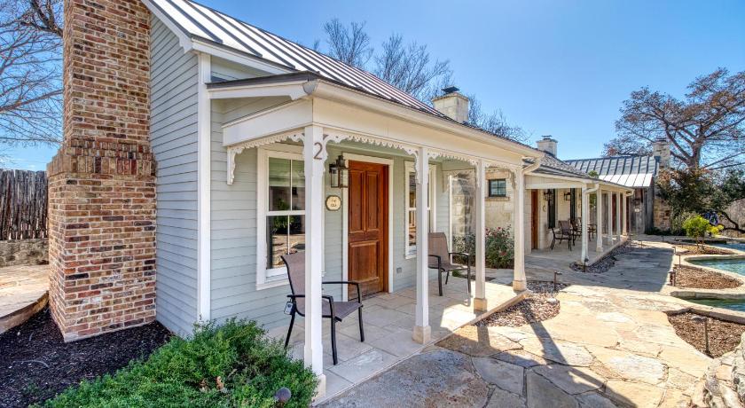 Fredericksburg Blacksmith Quarters on Barons Creek Accommodation view
