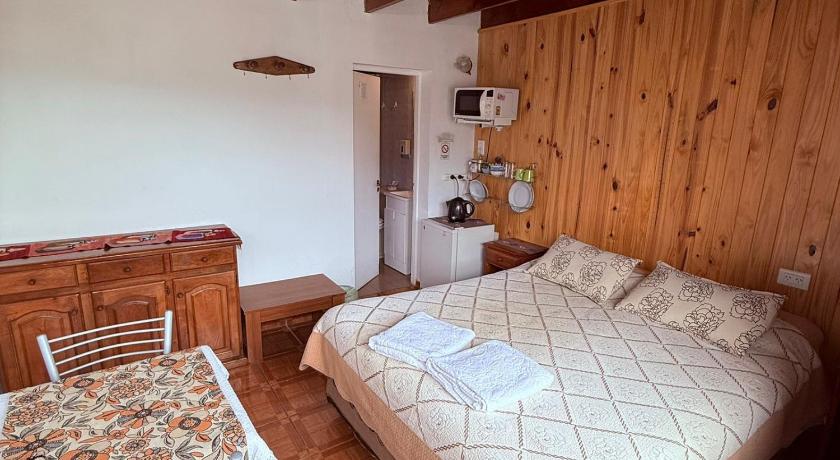 Image of Double or Twin Room with Private Bathroom 1
