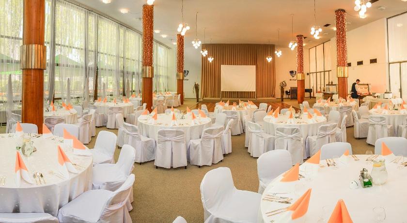 皮耶什佳尼 Ensana Esplanade 4星级 酒店 套房