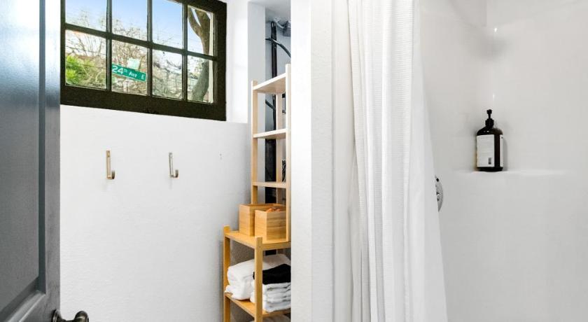 西雅圖 The Montlake Spite House 2星级 住宿 泳池