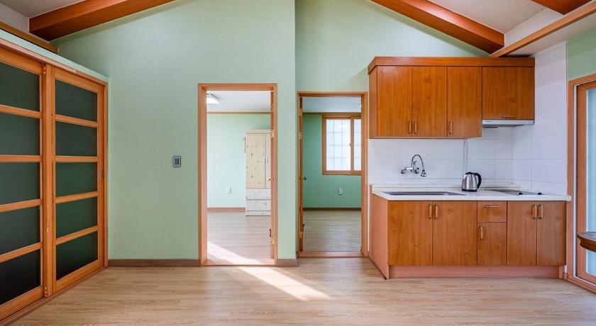 Image of Family Room with Sea View 10