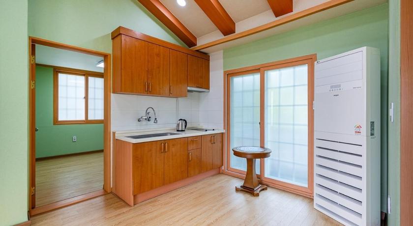 Image of Family Room with Sea View 8