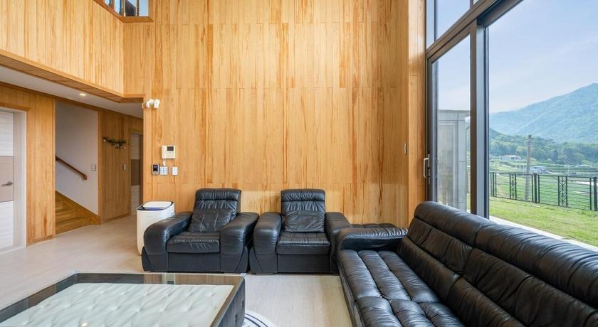 Image of Family Room with Sea View 17
