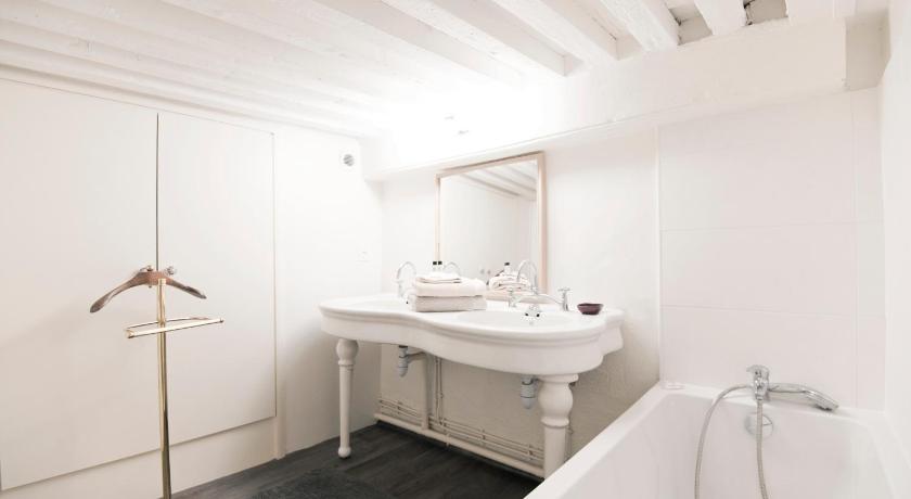 MHL - Maison Hotel Lyon photo