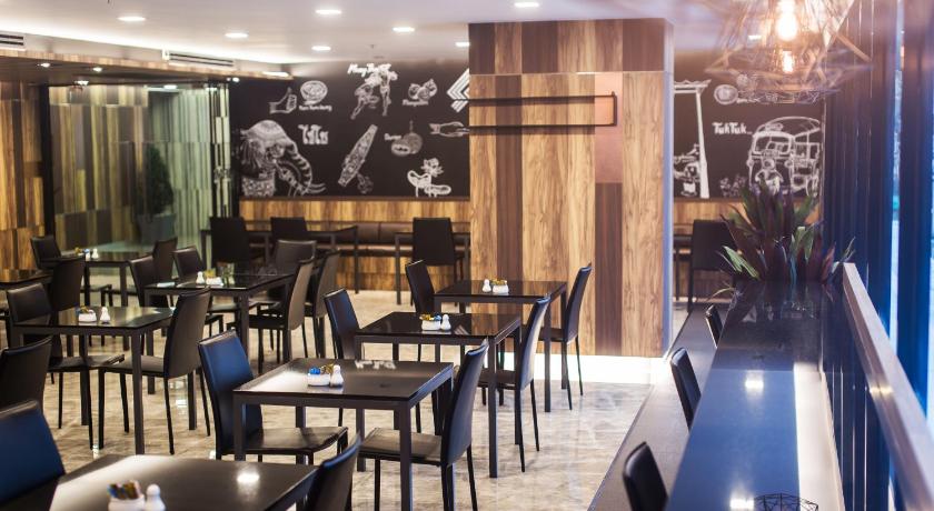 バンコク SPENZA HOTEL 3つ星 ホテル プール