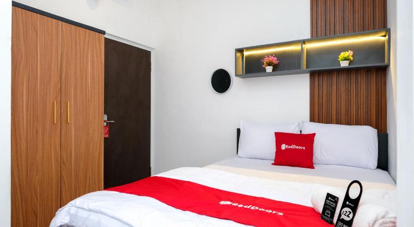 RedDoorz @ Simple Stay Malang - image 10