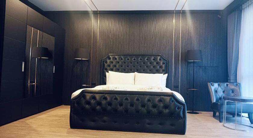 Image of Quadruple Room with Bath 3