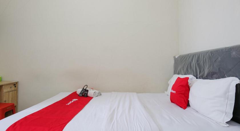 RedDoorz near Malang Creative Center - image 8