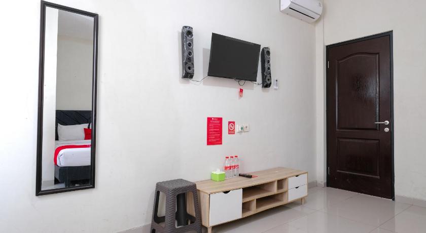 RedDoorz near Malang Creative Center - image 7