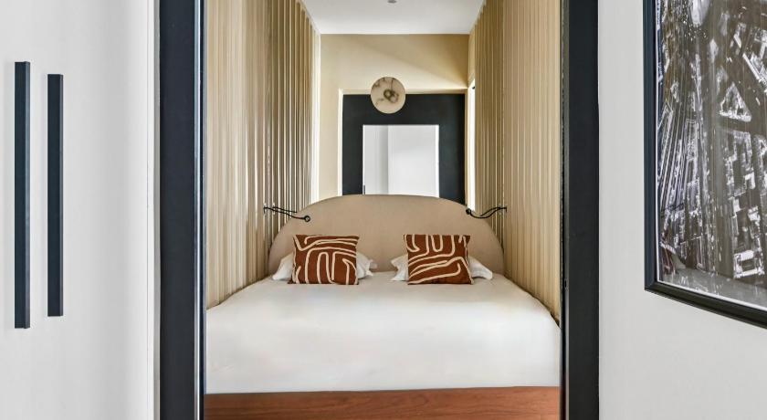 Elegant apartment -1BR/6P - Arc de Triomphe - image 8