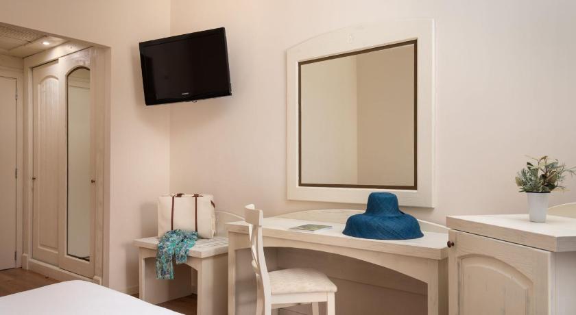 Image of Double or Twin Room 12