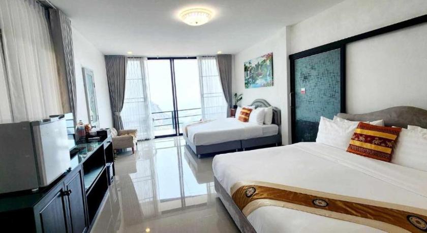 Mae Sai (Chiang Rai) Oasis Phamee  3-Star Hotel pool