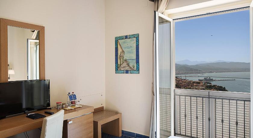 Superior szoba kétszemélyes ággyal - tengerre nyíló kilátással (Superior Double Room with Sea View) fotója 8