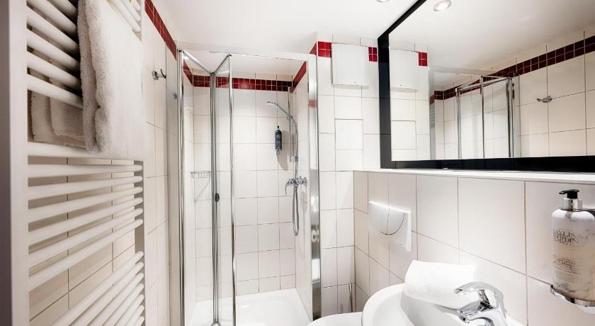 ベルリン Premier Inn Berlin City Süd 3つ星 ホテル レストラン