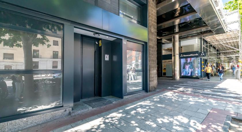 AYZ Princesa-Auto check-in property