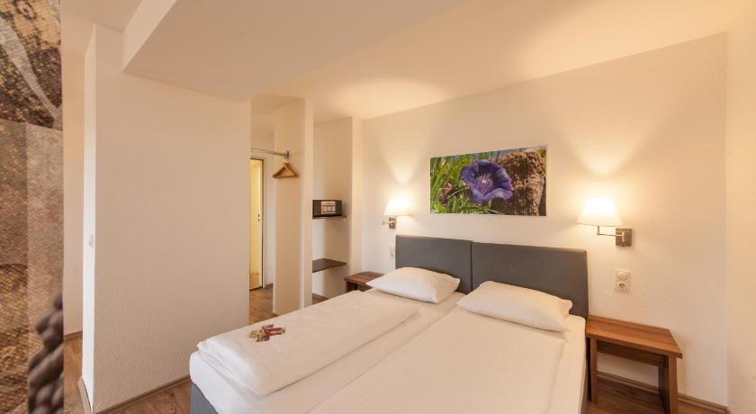 Billede af Family Room with One Double Bed and Two Single Beds 1