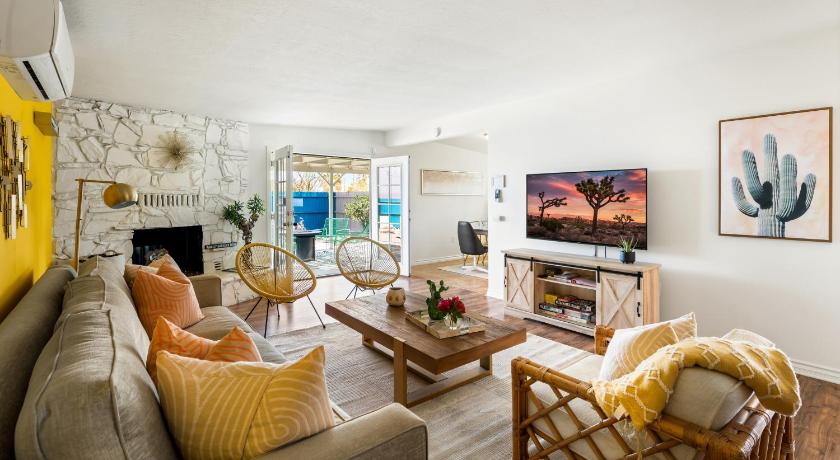 트웬티나인 팜스 (CA) Pool Spa Stargazing Stylish Mid-Century Home Near Joshua Tree National Park 4성급 숙소 스위트룸