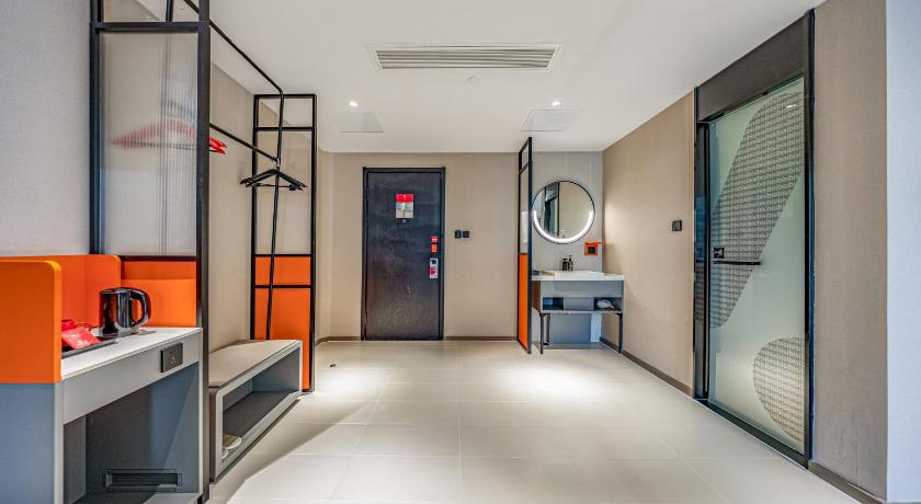 Ibis Kunming South Station Hotel - image 31