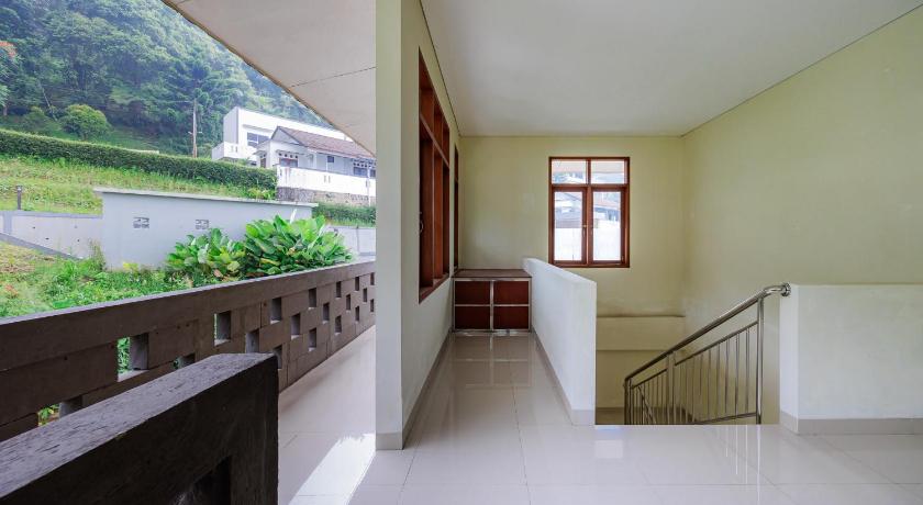 Urbanview Resort Villa Andy Tour Cisarua Puncak – Bogor, PA