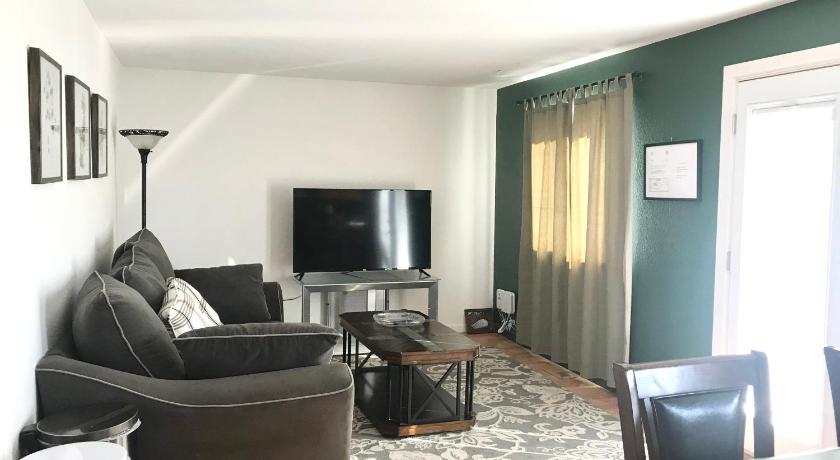 오로라 (CO) 4 Bedroom Vacation House With Pikes Peak view Pet-friendly 3성급 숙소 객실