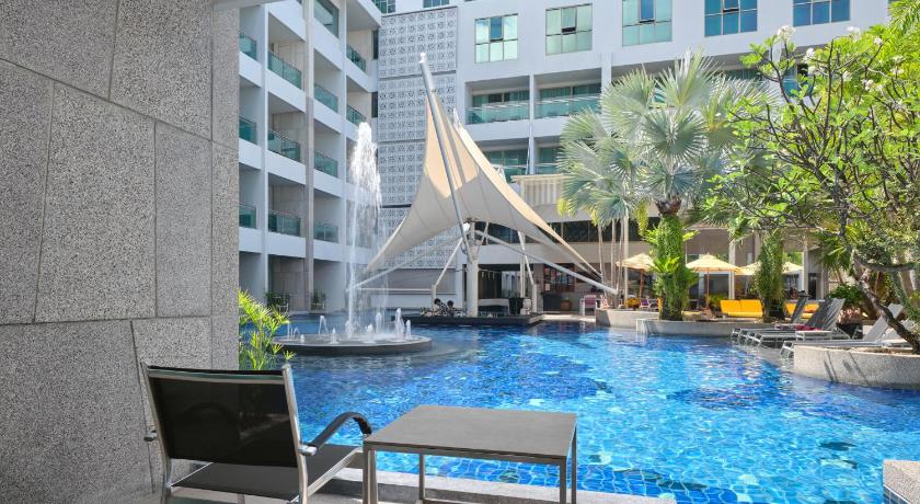 Image of Deluxe Double Room with Pool Access 9