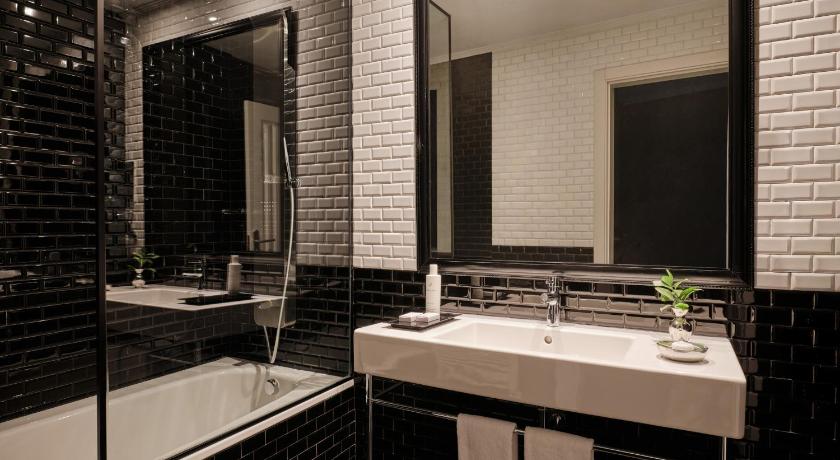 Image of Luxury Quadruple Room 2