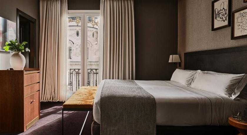 Image of Luxury Quadruple Room 0