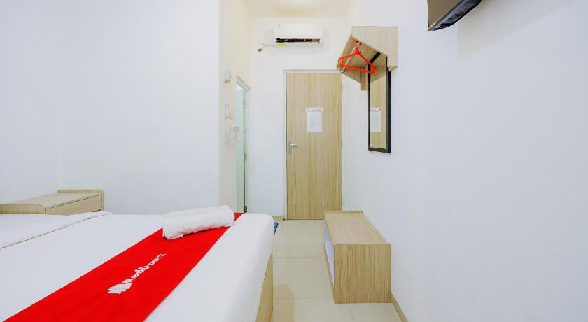 RedDoorz @ Bellina Inn Near RS Panti Wilasa Semarang - image 19