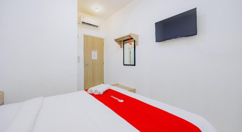 RedDoorz @ Bellina Inn Near RS Panti Wilasa Semarang - image 18