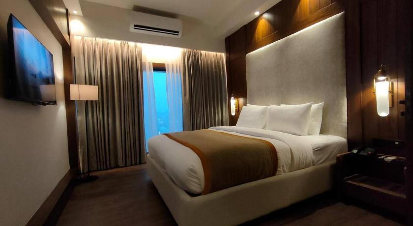 Mangalore Hotel Poonja International 3-Star Hotel restaurant