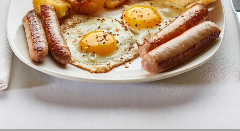 촌부리 The Sunset Bangsaen Hotel 2-Star Hotel room