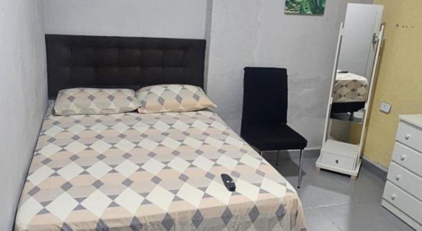 Quarto com otima localizacao
