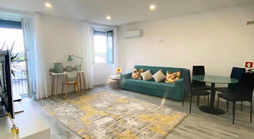 Naval - Marina View Apartments