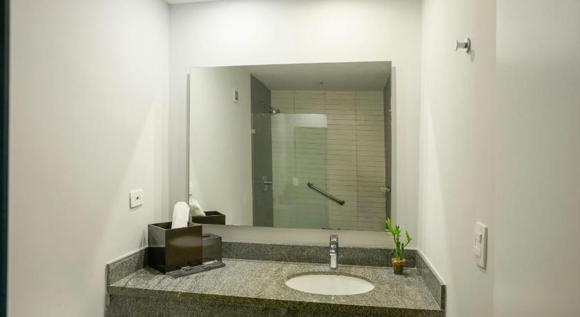Image of Standard King Golf View, Guest room, 1 King, Golf view 9