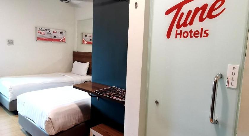 Image of Twin Room with Window 4