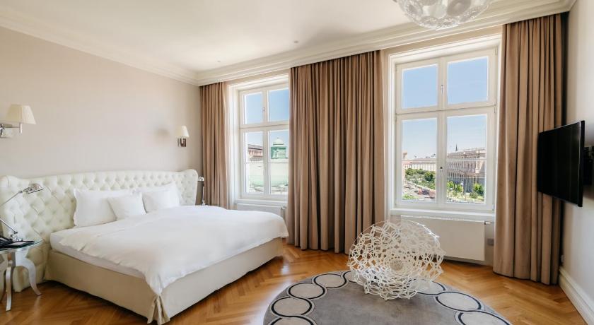 Image of Master Suite 4