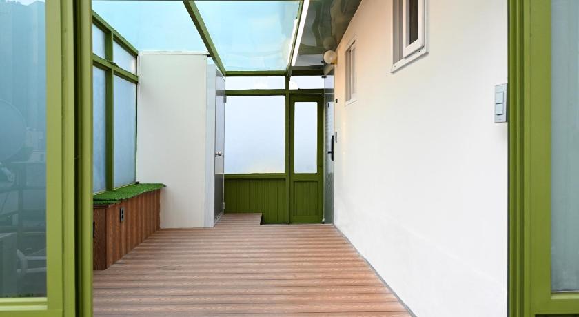 首尔 Rio Hotel-Hoegi Station, Subway Line 1 住宿 泳池