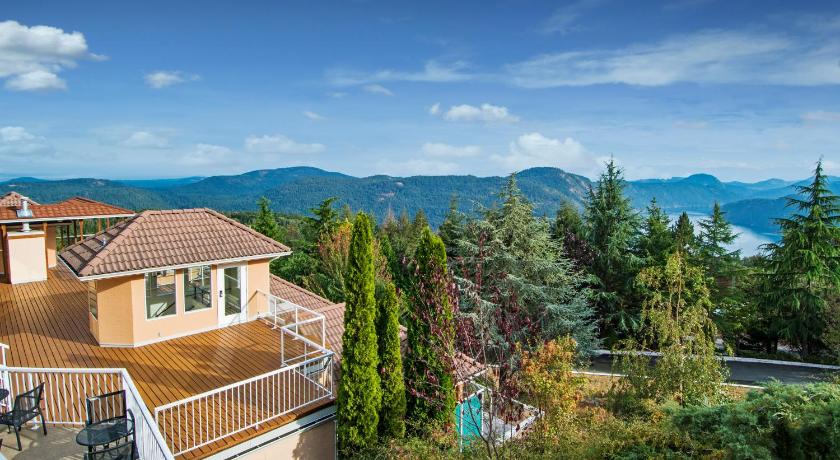 Villa Eyrie Resort photo
