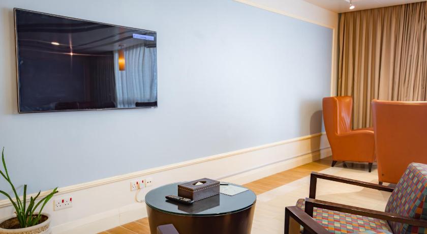 Image of Club Room with Access to Safir Lounge 7